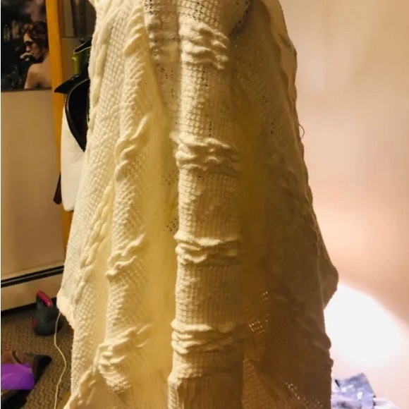 Slouchy crop sweater gorgeous only tried on - Picture 2 of 3